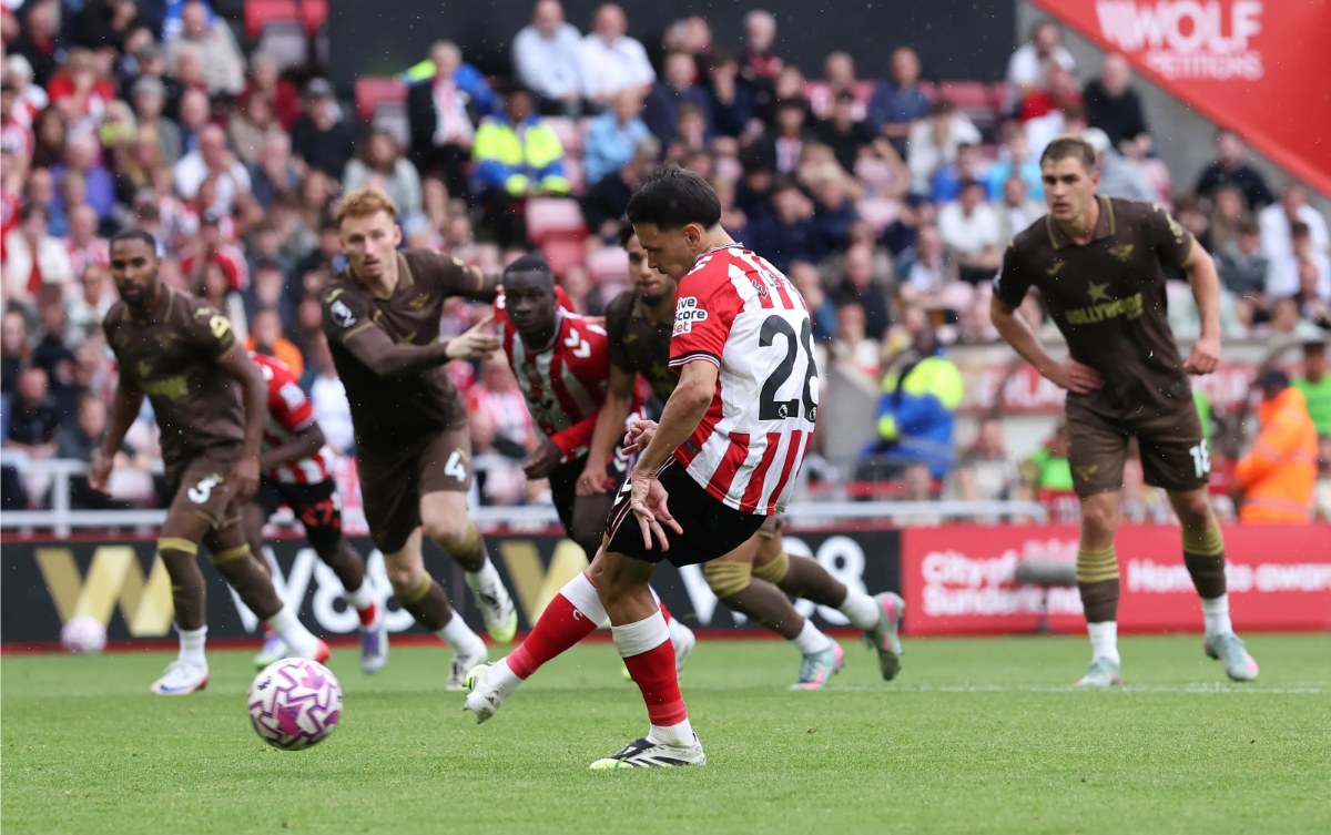 Brentford được đánh giá cân bằng với Sunderland