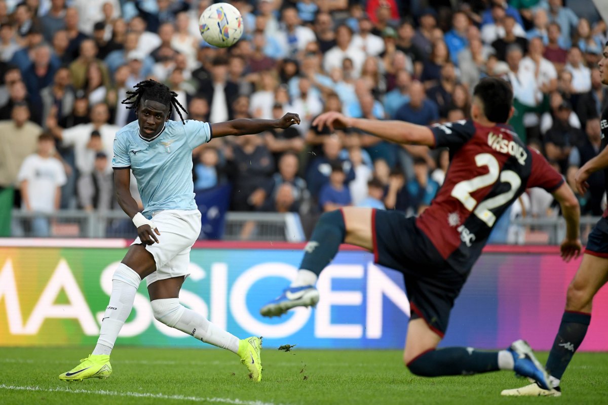 Lazio gặp khó khi tiếp đón Genoa