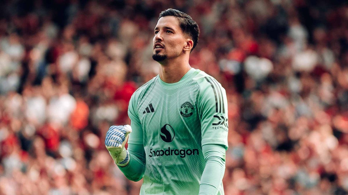 Altay Bayindir sắp rời khỏi Man Utd