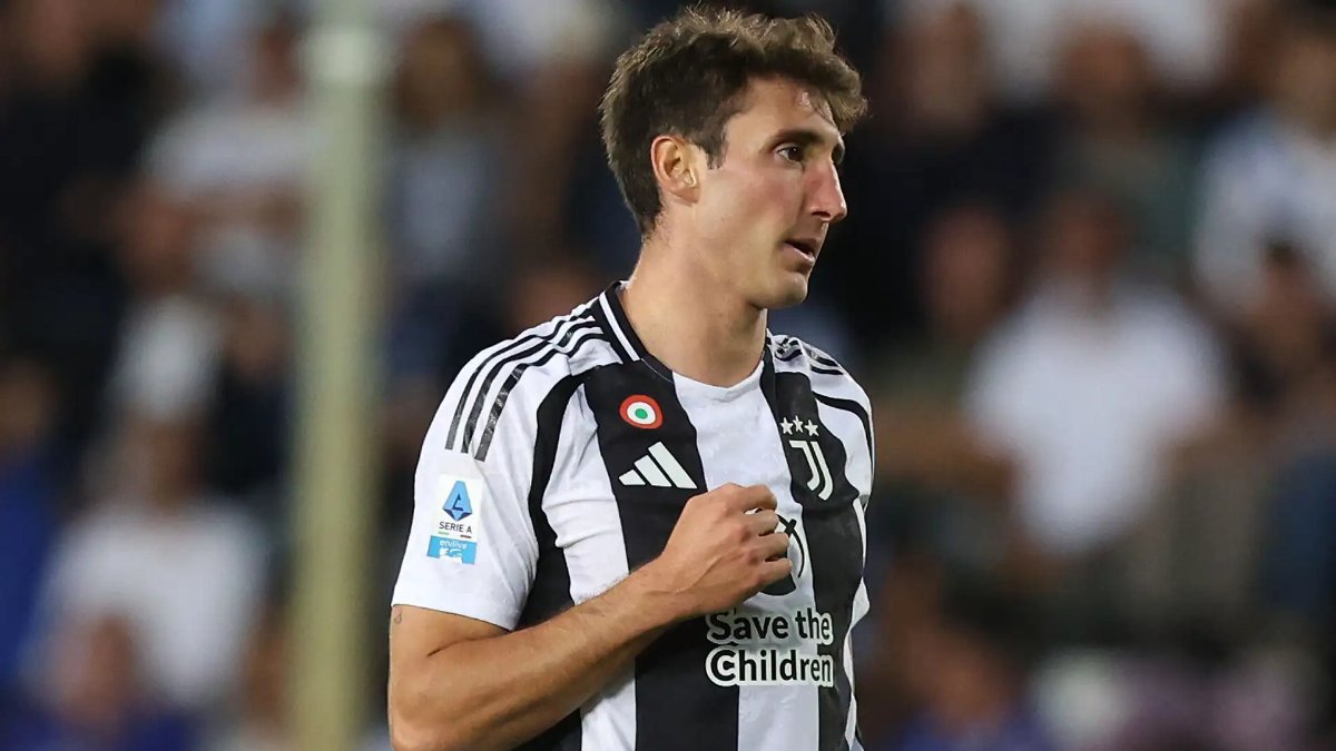 Cambiaso lọt vào tầm ngắm của The Kop và Real