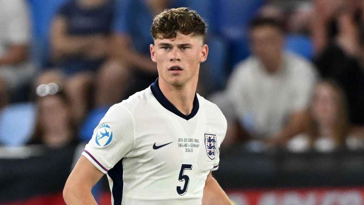 Cresswell là tài năng trẻ hàng đầu bóng đá Anh