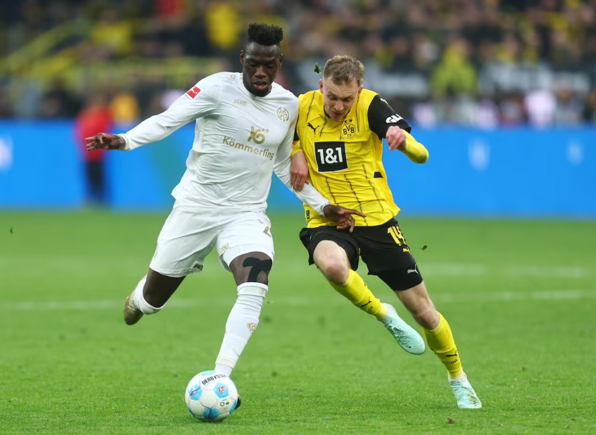 Dortmund đủ sức áp đảo Mainz 05