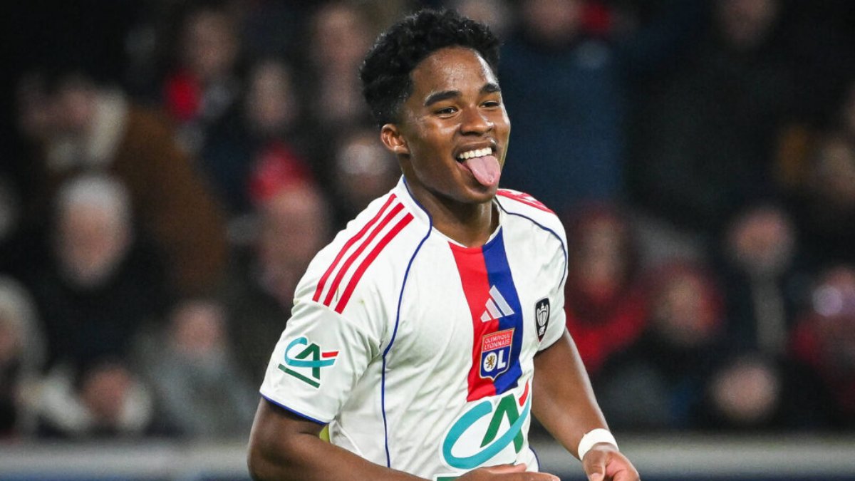 Endrick được so sánh với huyền thoại Samuel Eto'o