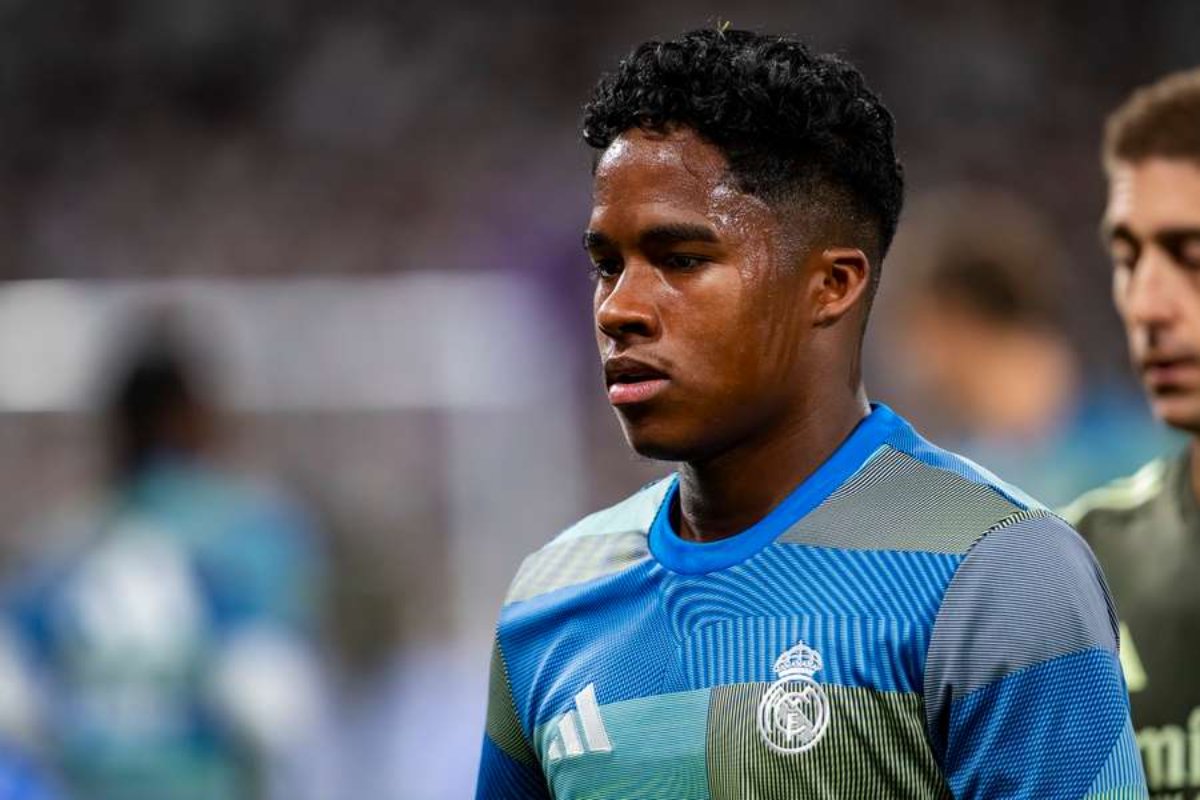 Thương vụ Barca chiêu mộ thần đồng của Real là không thực tế