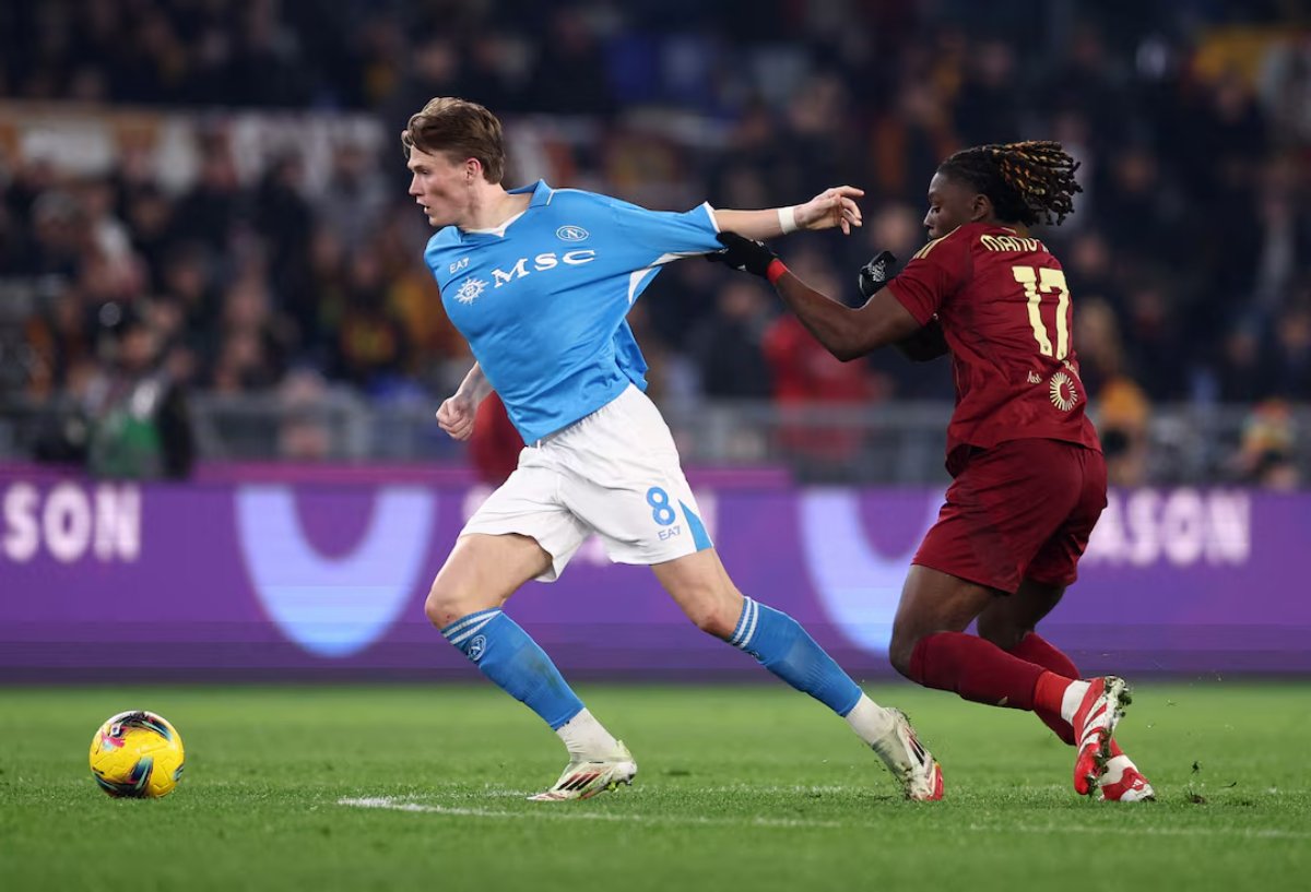 Napoli được đánh giá cao hơn Roma