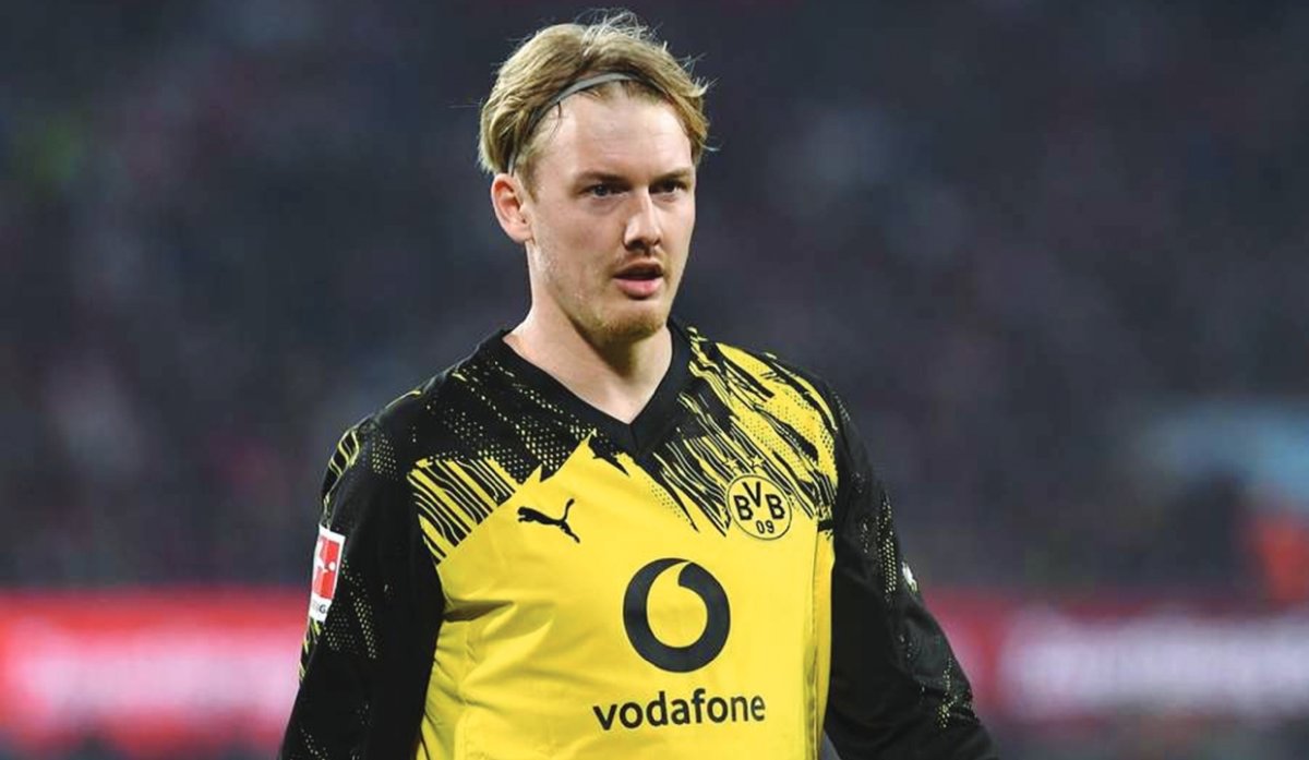 Newcastle và Aston Villa tranh giành Julian Brandt 2 Brandt chơi ấn tượng trong màu áo Dortmund