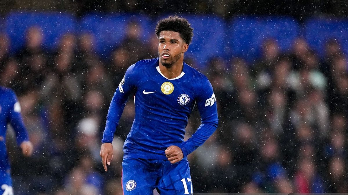 Santos đang là trụ cột của Chelsea