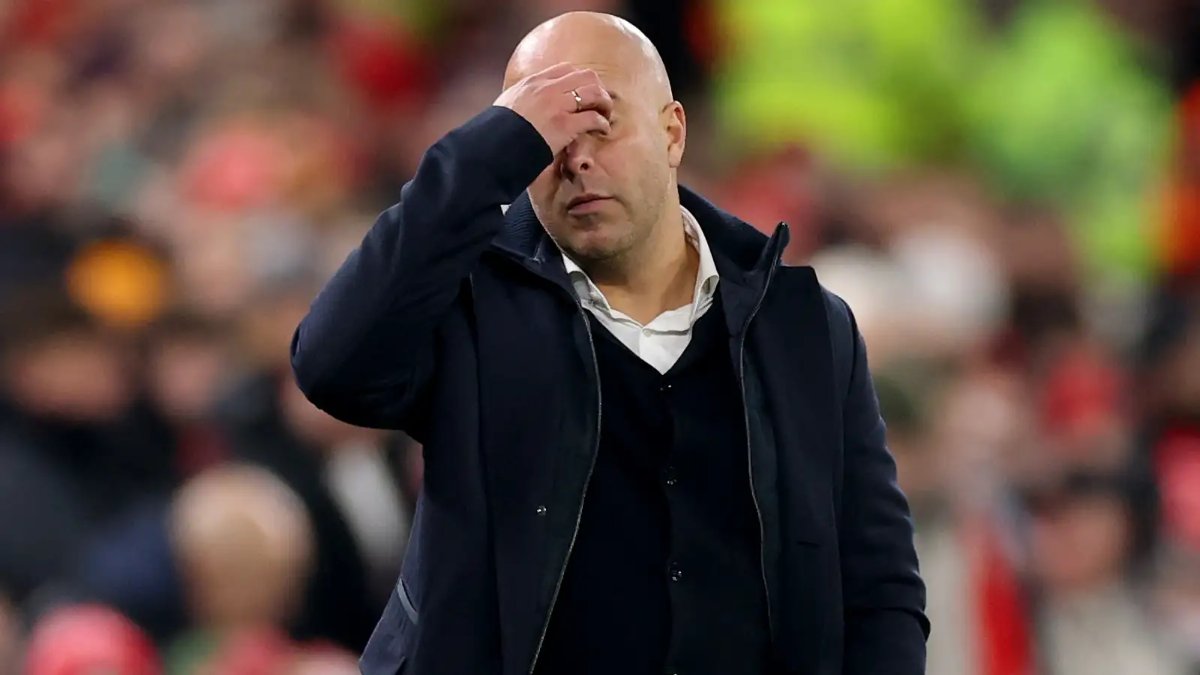 HLV Slot chịu cả áp lực từ phía người hâm mộ