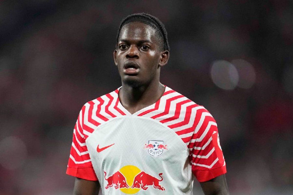 Lukeba phù hợp với đội hình của Hùm xám