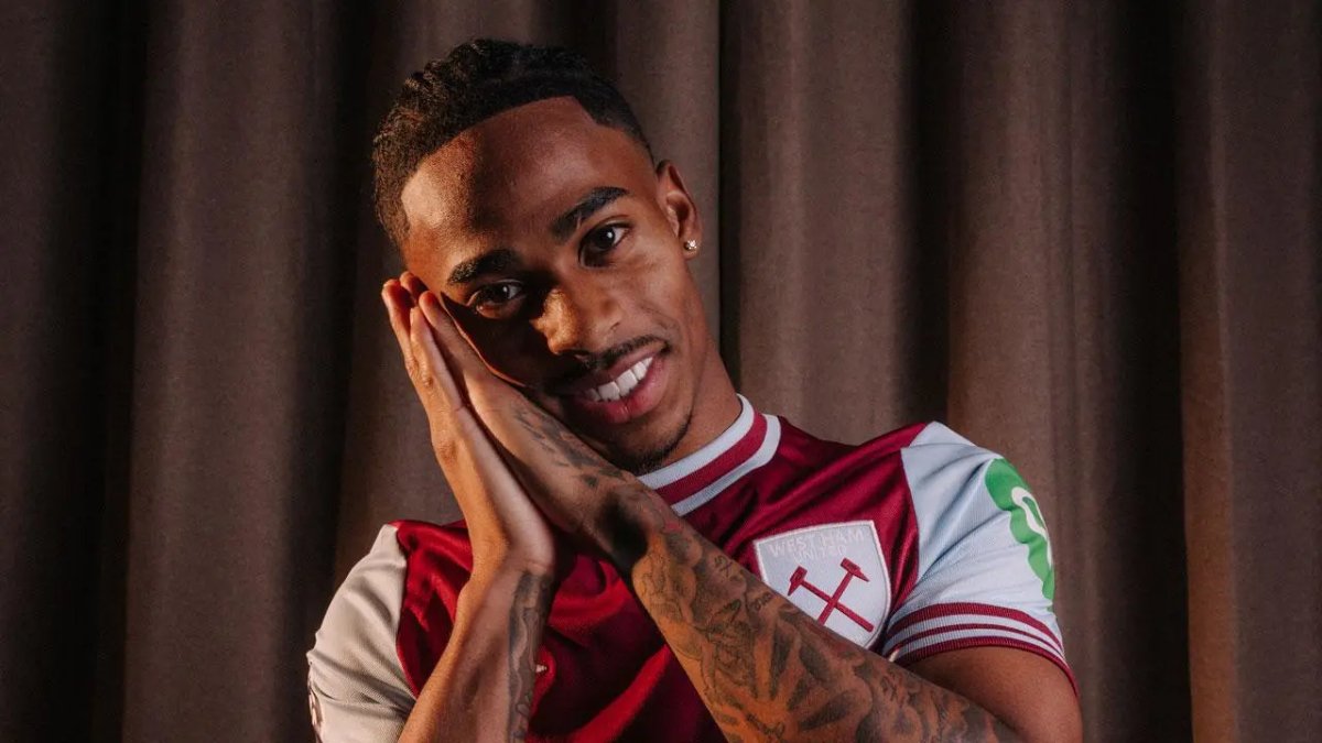 Crysencio Summerville chơi tốt tại Ngoại hạng Anh