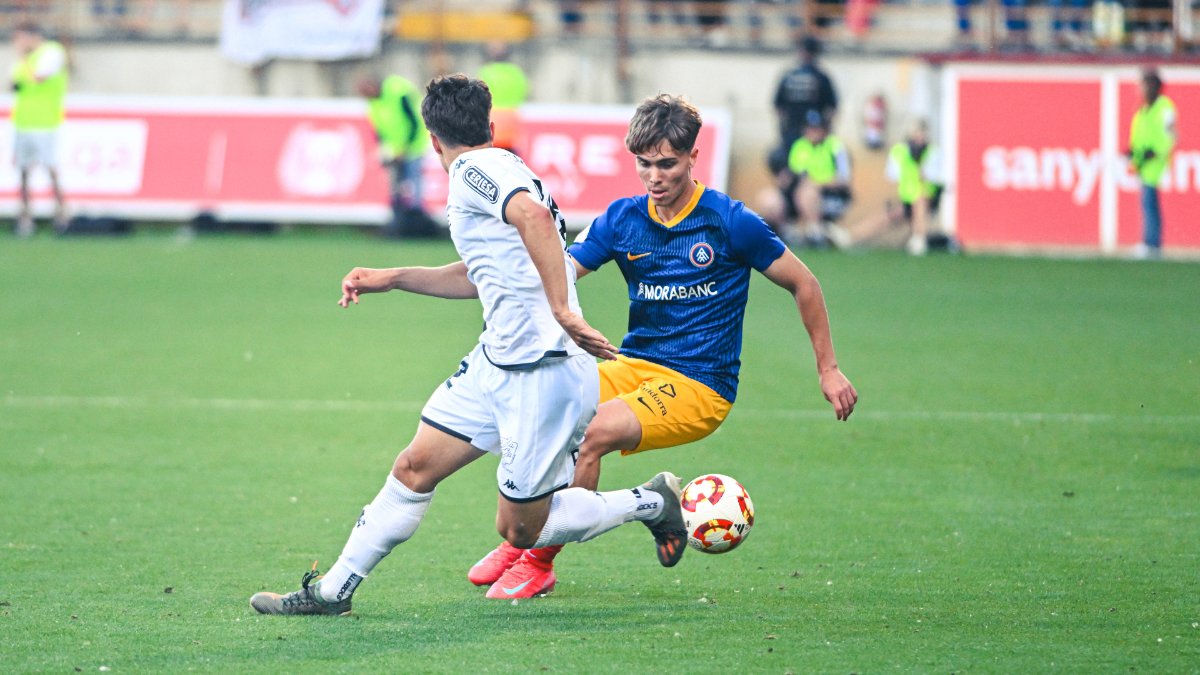 Cultural Leonesa bung hết sức đấu Andorra