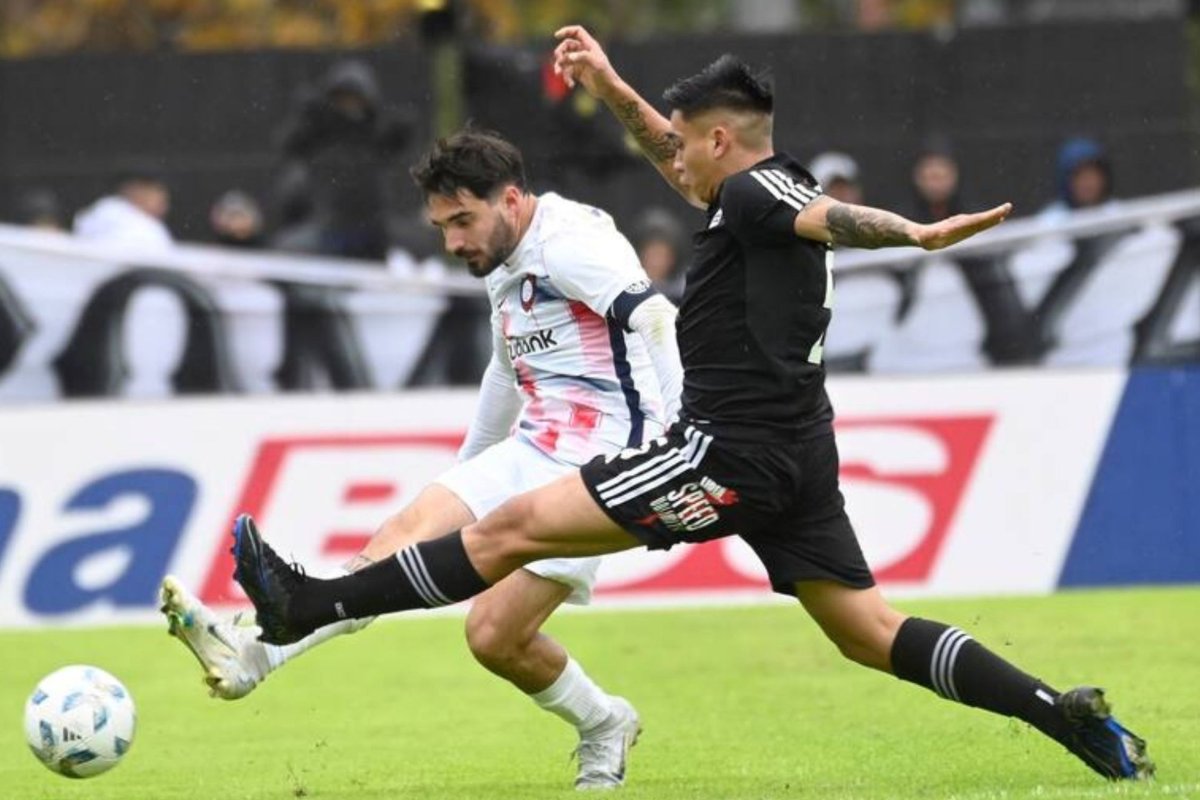 Deportivo Riestra không vượt trội so với San Lorenzo