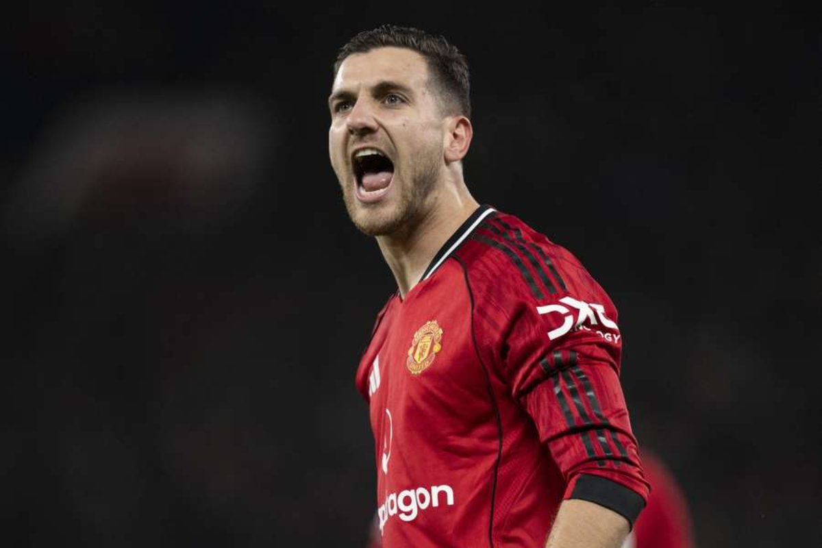 Dalot là lựa chọn hợp lý của Kền kền trắng