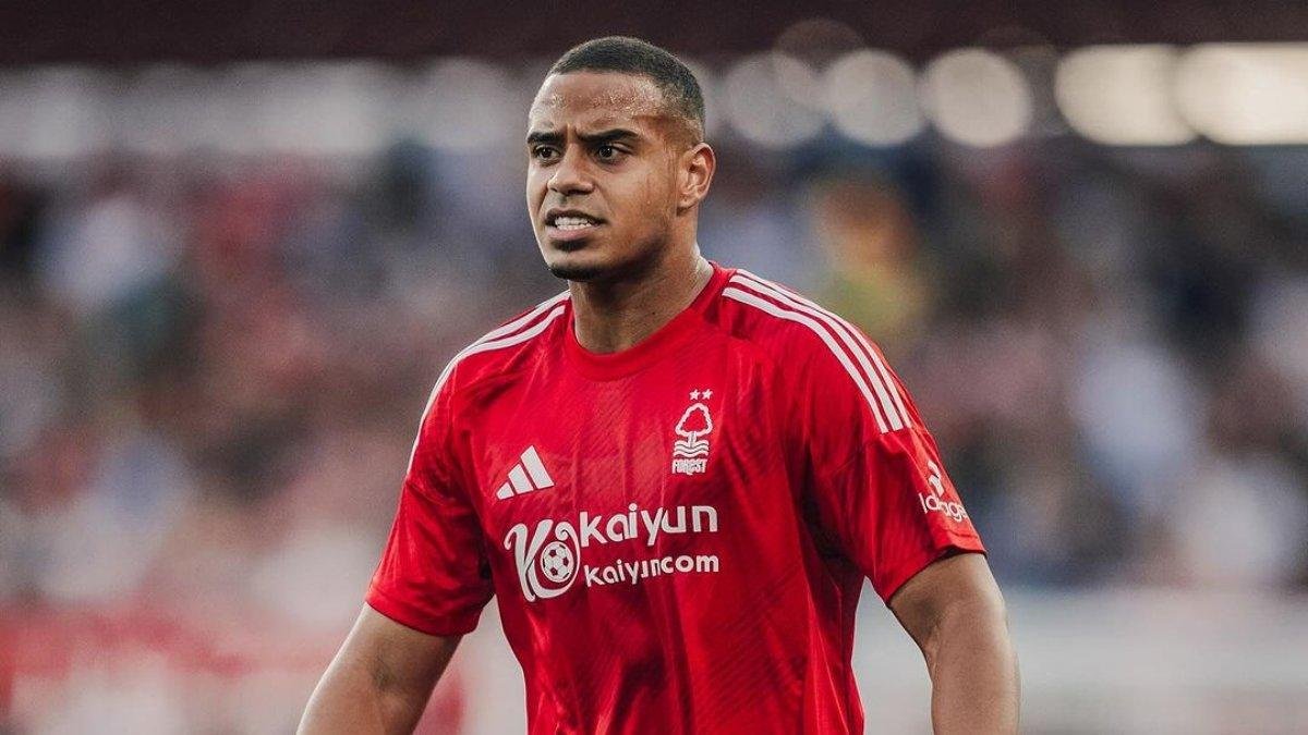 The Kop muốn Murillo kế nhiệm vai trò của Van Dijk