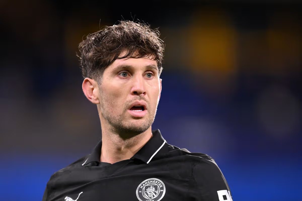 Stones có thể ở lại Anh vì gia đình