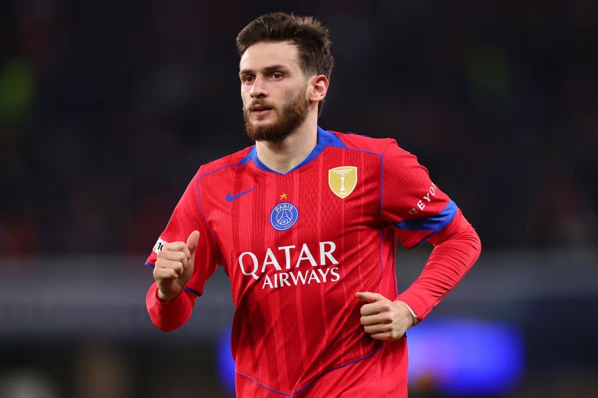 Pháo thủ muốn ký hợp đồng với Kvaratskhelia