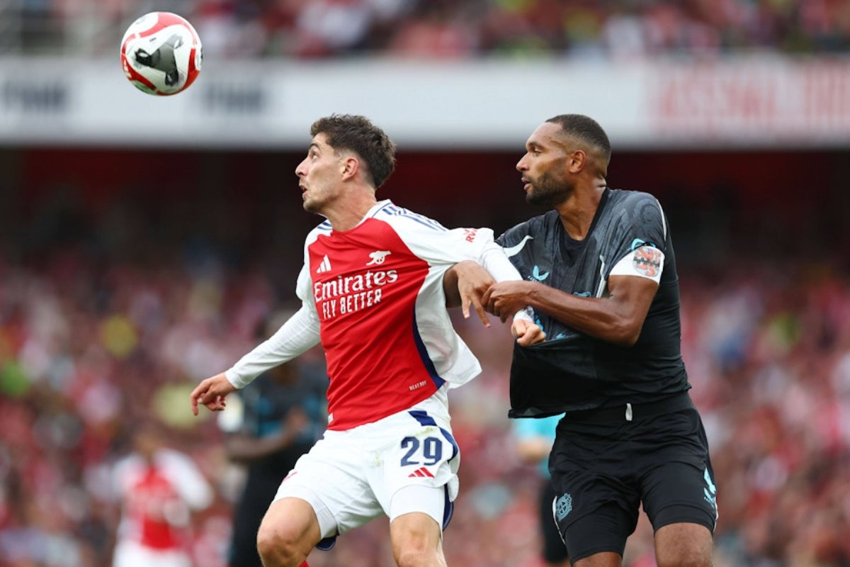 Leverkusen khó ngăn cản được Arsenal