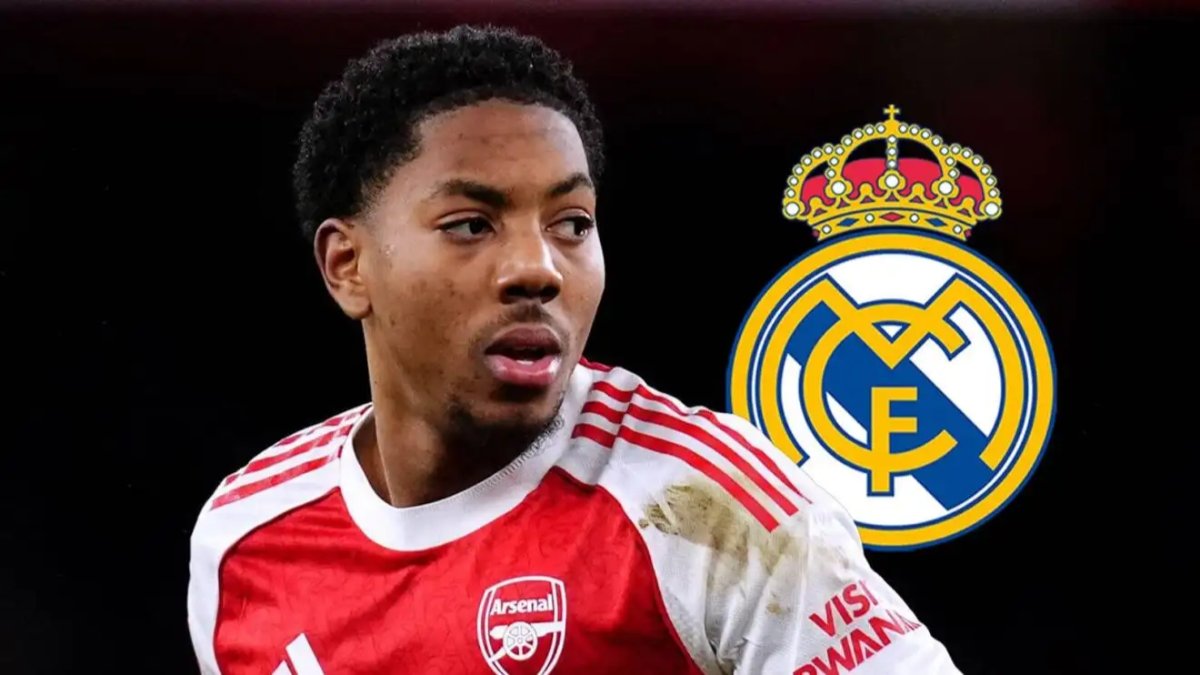 Kền kền trắng đang xem xét chiêu mộ Skelly