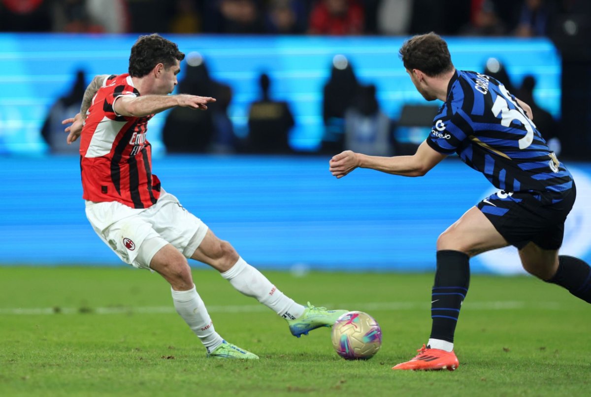 Milan gặp khó trước Inter