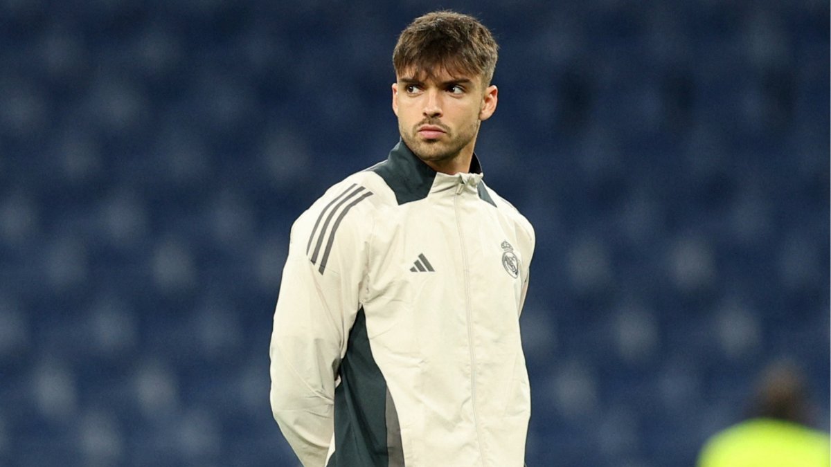 Kền kền trắng xem xét bán Asencio