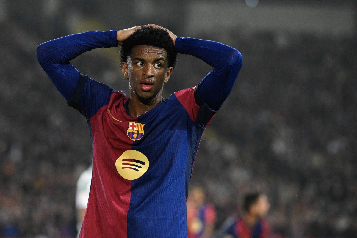 Barca định giá Alejandro Balde 60 triệu euro