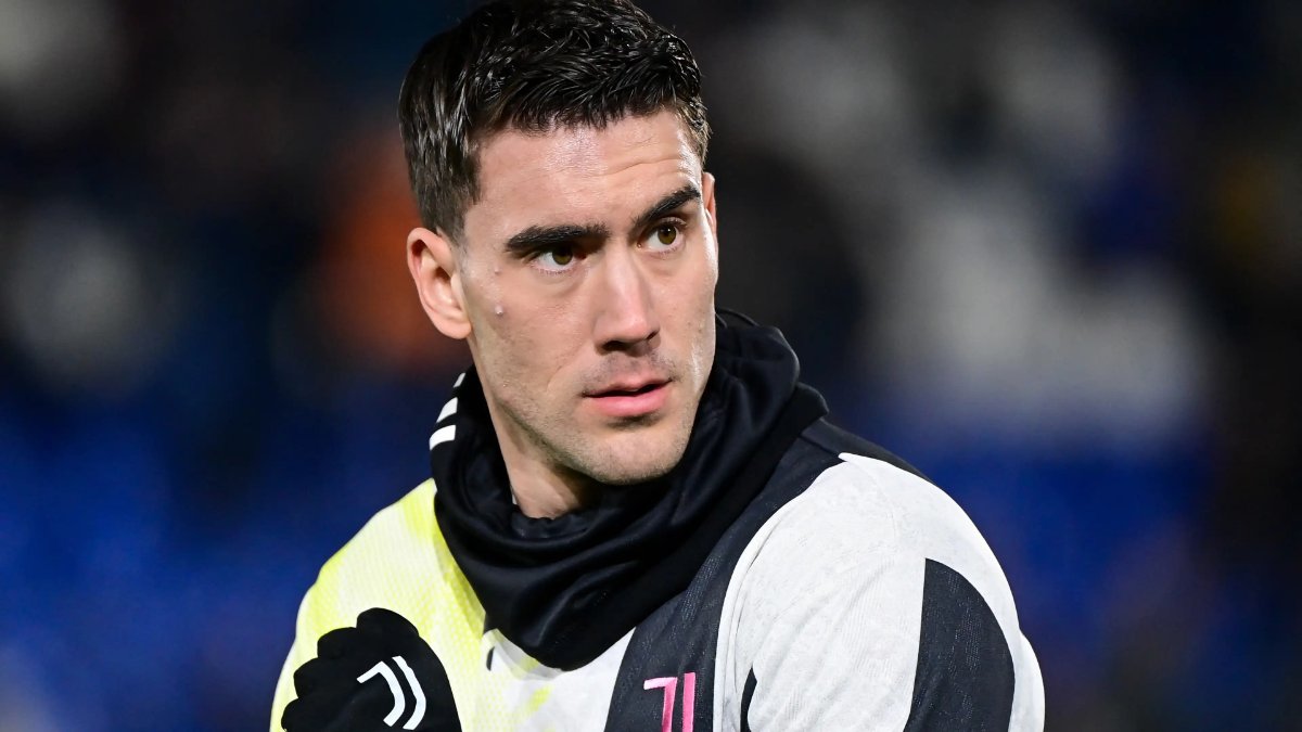 Dusan Vlahovic sẽ được xoay tua đá chính với Kane