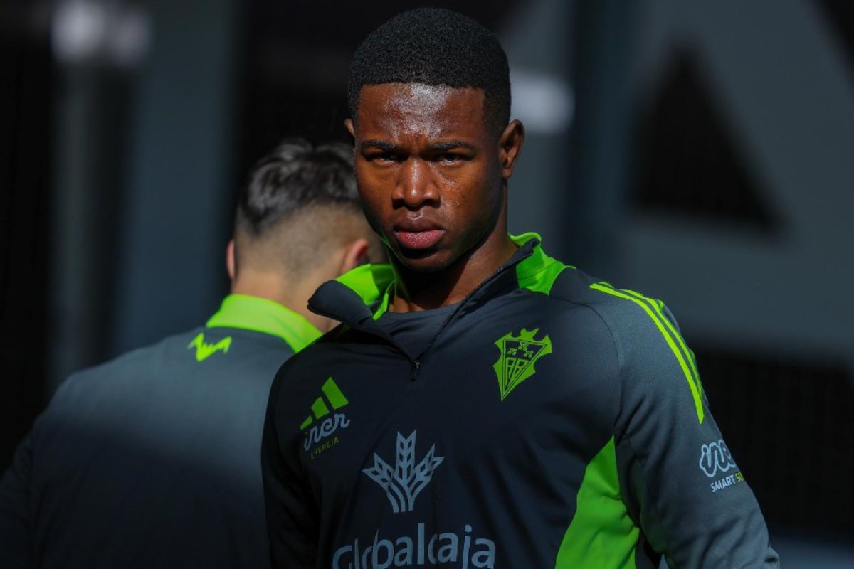 Arteta yêu cầu Arsenal gấp rút mua Christian Kofane 1 Arsenal quyết chiêu mộ Kofane