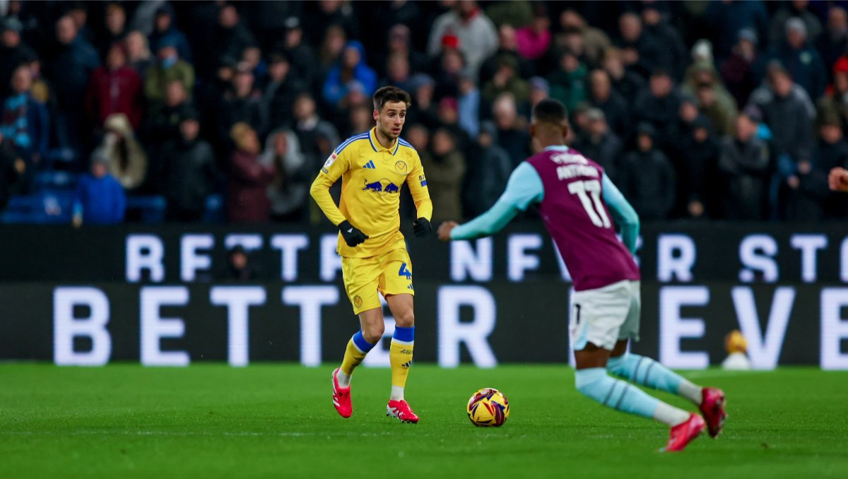 Leeds được đánh giá cao hơn Burnley