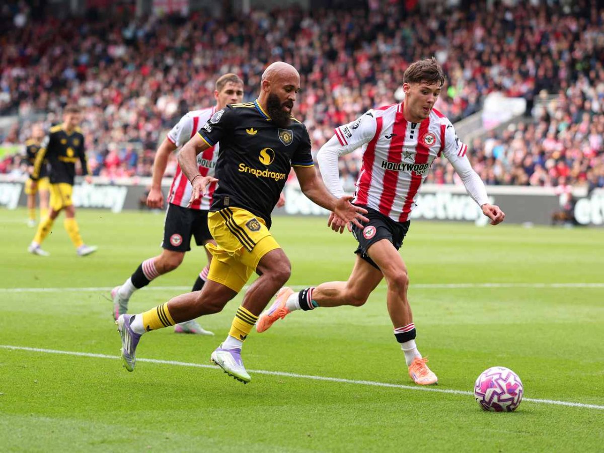 Man Utd gặp khó khi tiếp đón Brentford