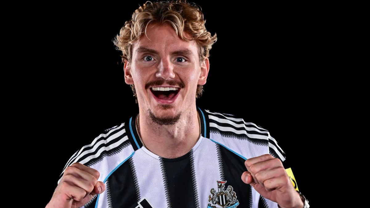 Newcastle đang cân nhắc tương lai của Woltemade