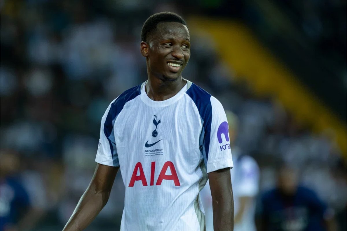 Bayern Munich xem xét chiêu mộ Matar Sarr