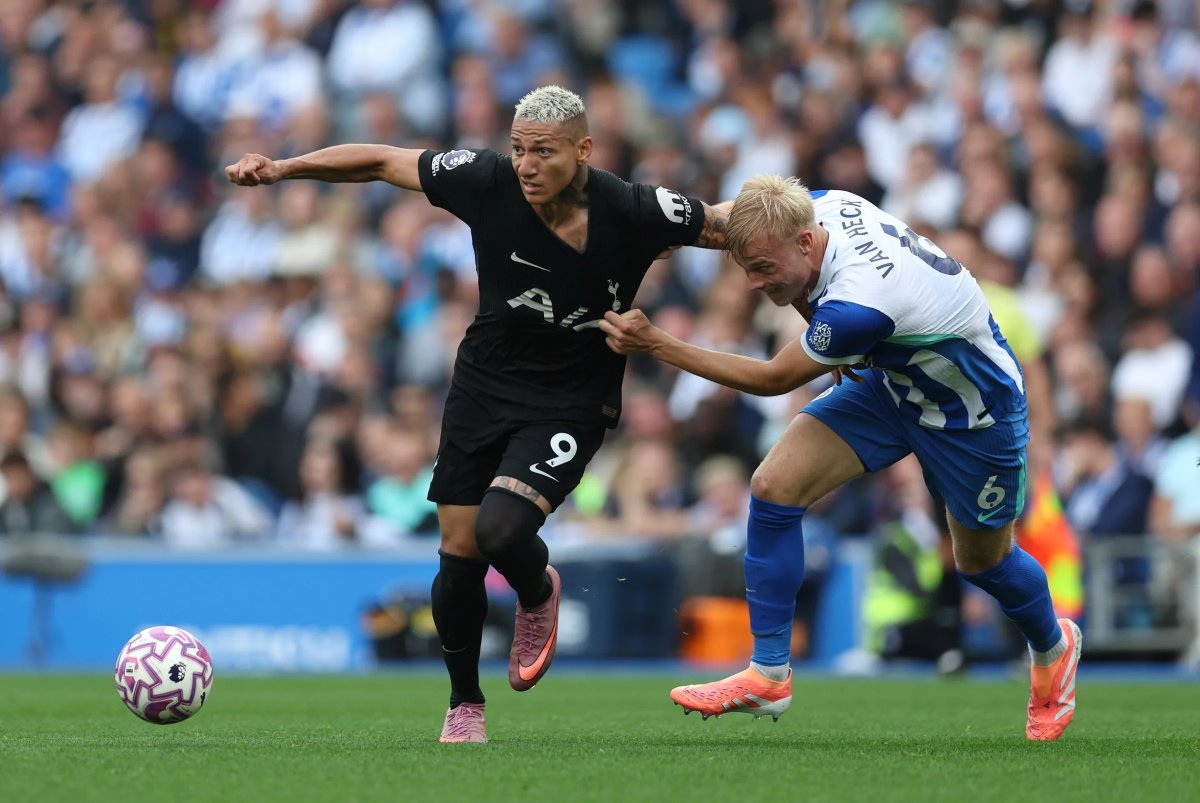 Tottenham gặp khó trước Brighton