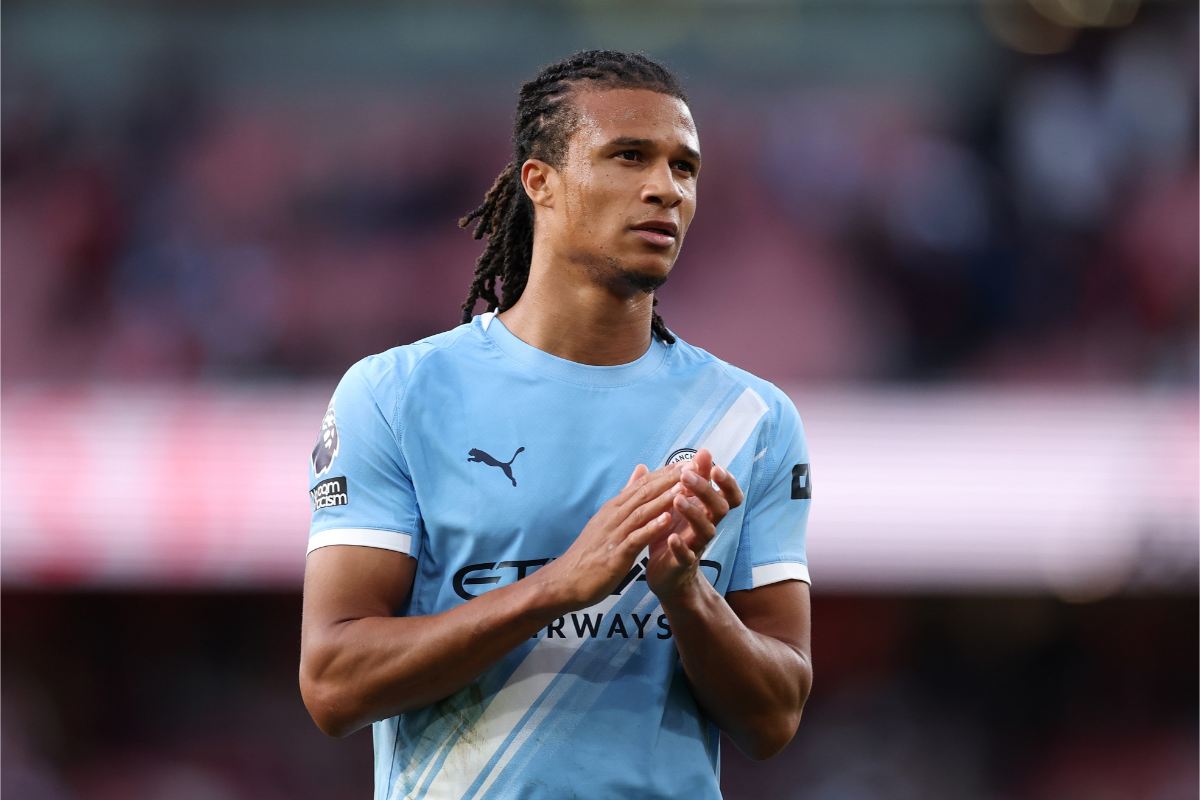 Ake có thể cân nhắc chuyển đến San Siro