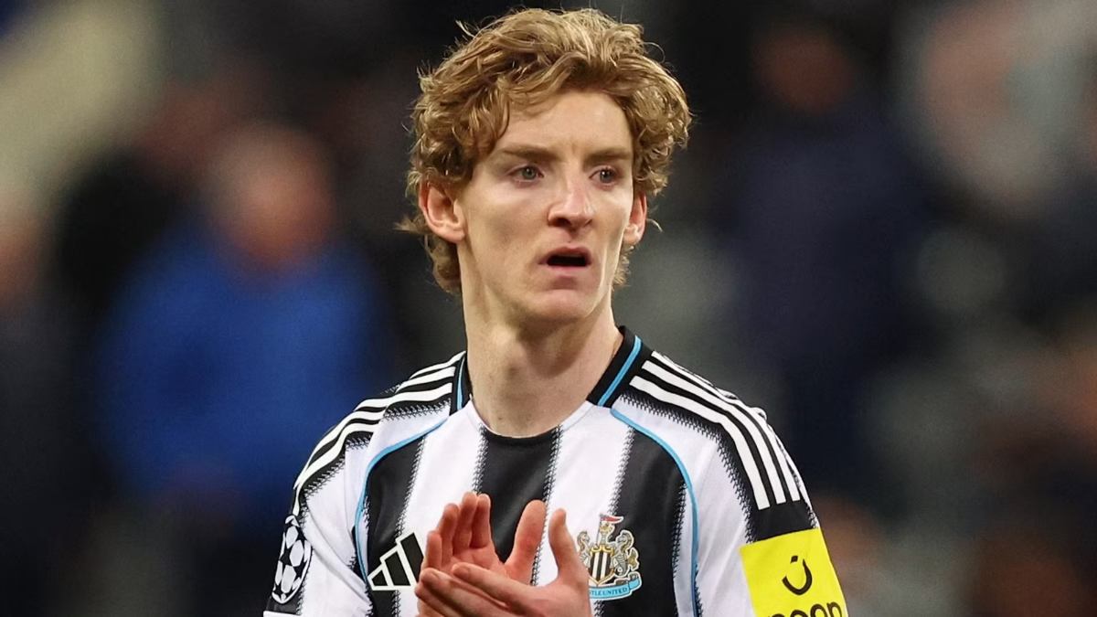 Newcastle chốt giá 85 triệu euro cho Anthony Gordon 1 Gordon được định giá 85 triệu euro