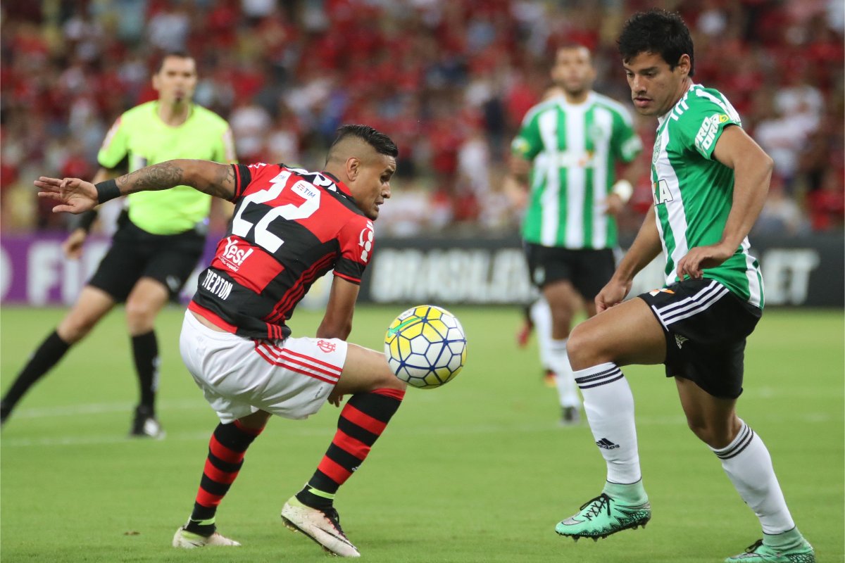 Flamengo đủ sức đánh bại Coritiba