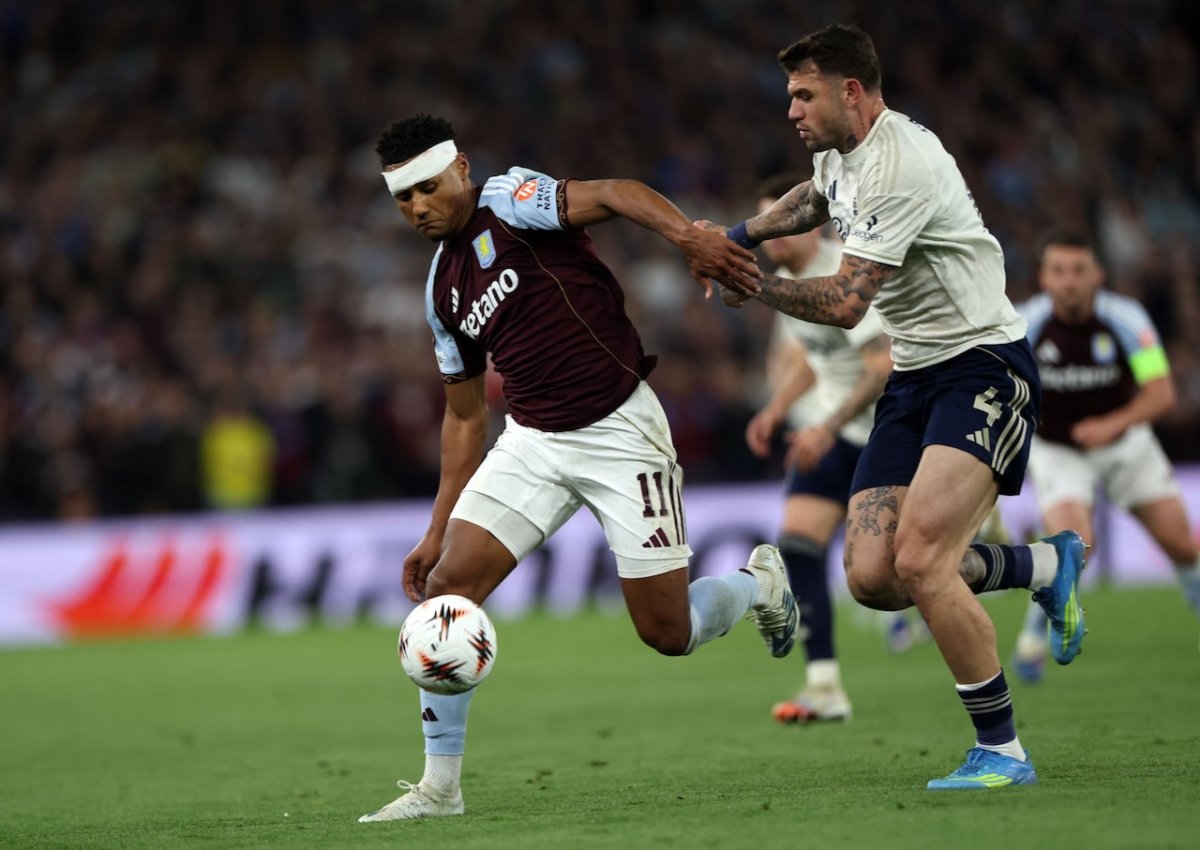 Freiburg bị đánh giá thấp hơn Aston Villa