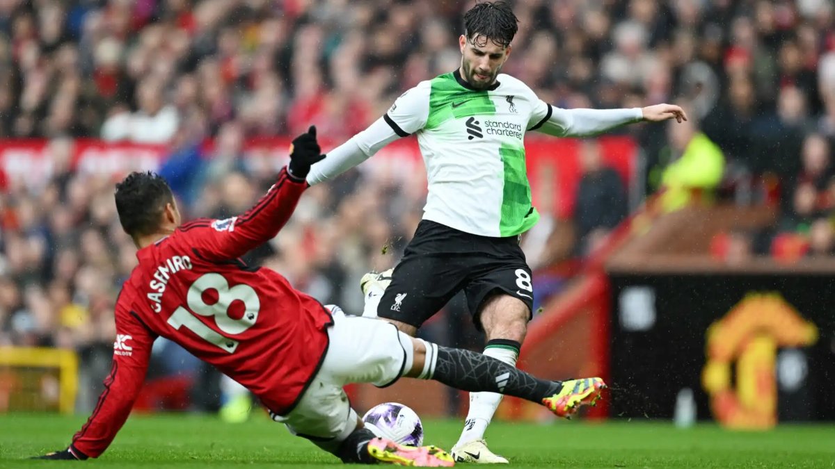 Man Utd được đánh giá nhỉnh hơn Liverpool