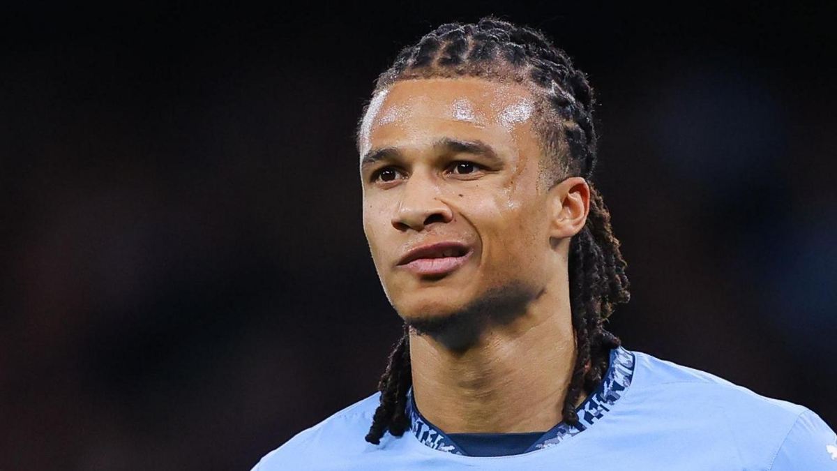 Nathan Ake sắp chia tay sân Etihad