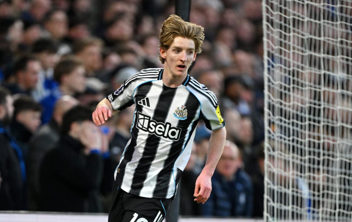 Newcastle chốt giá 85 triệu euro cho Anthony Gordon 3 Newcastle bán Gordon để mua ngôi sao khác