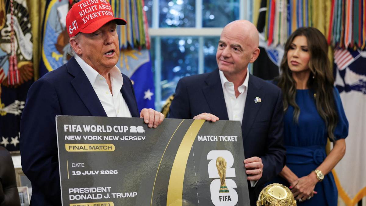 Donald Trump lo ngại người hâm mộ Mỹ bị thiệt