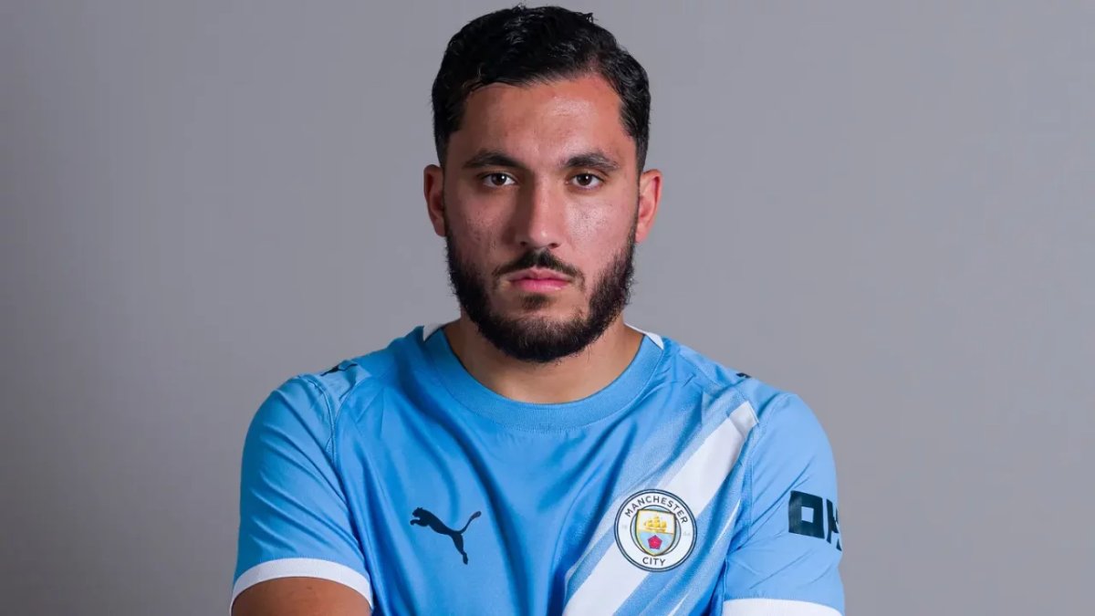 Cherki đang chơi cực hay trong màu áo Man City