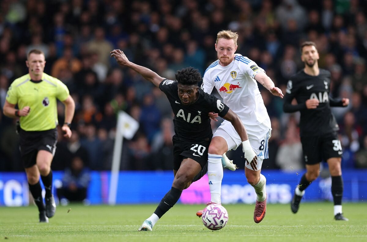 Tottenham quyết tâm đánh bại Leeds