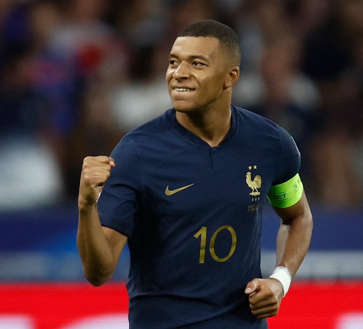 Mbappe tiếp tục dẫn dắt hàng công tuyển Pháp